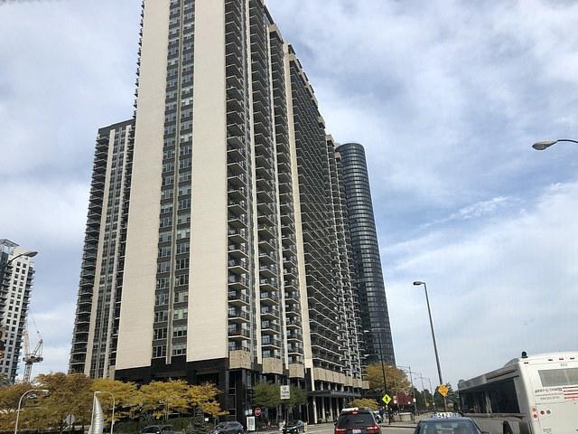 400 E Randolph St. #2527, Chicago, IL 60601