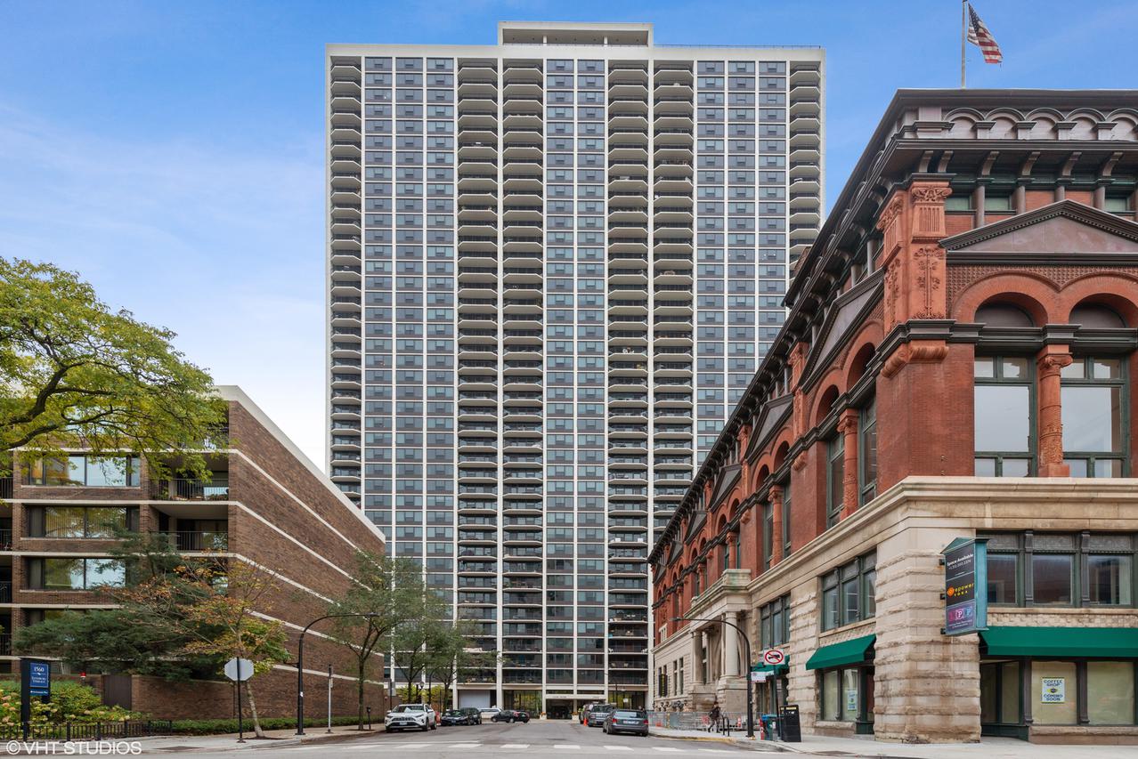 1560 N Sandburg Ter. #4315J, Chicago, IL 60610