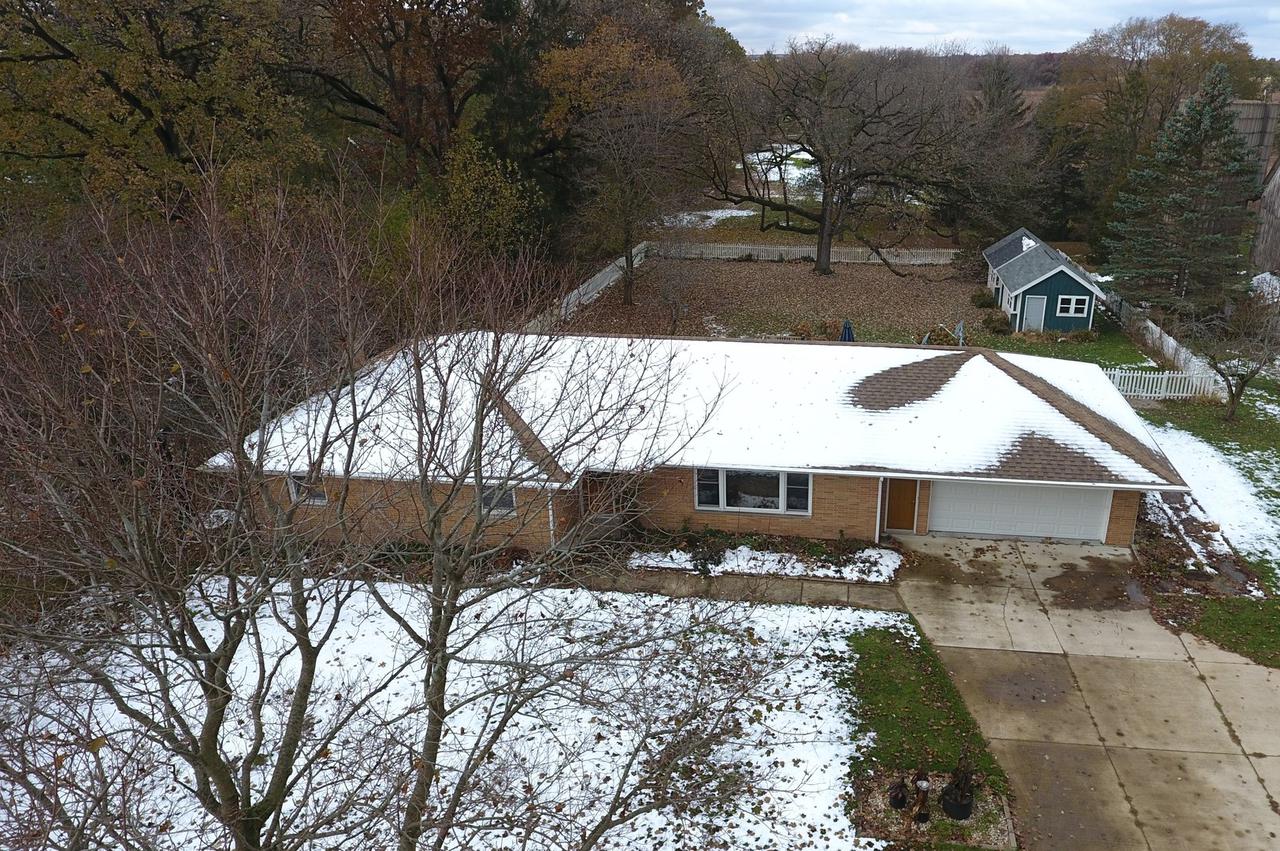 12N988 Engel Rd., Sycamore, IL 60178