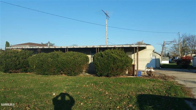 404 Locust St., Lena, IL 61048