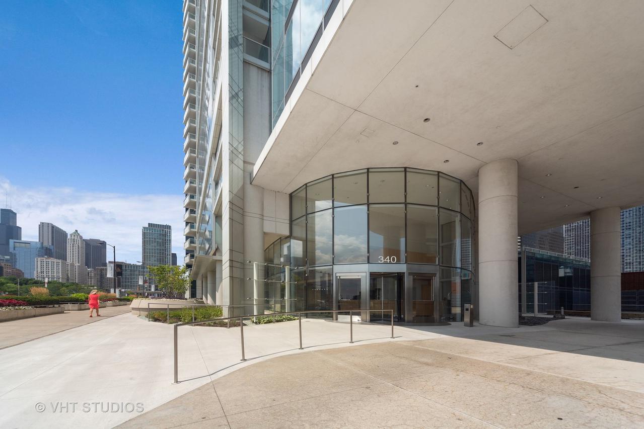 340 E Randolph St. #2902, Chicago, IL 60601