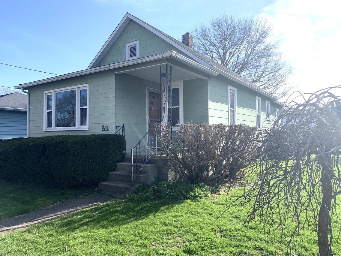 106 S Taylor St., Cherry, IL 61317