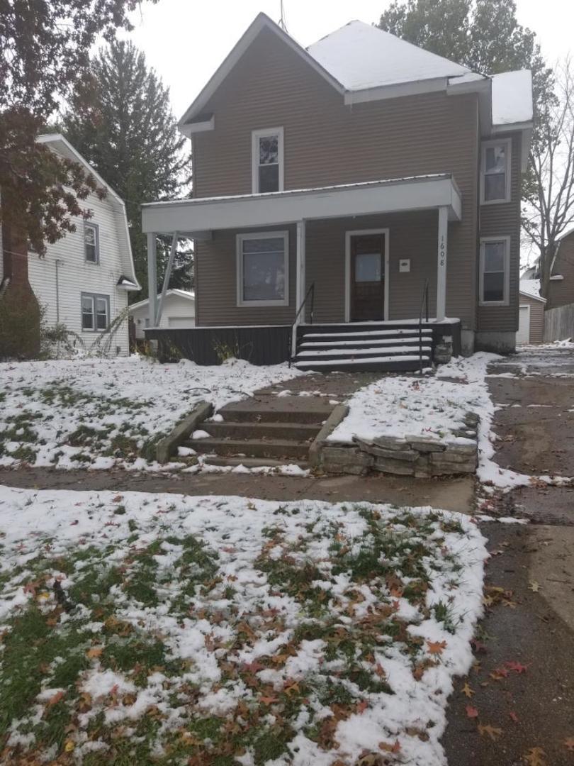 1608 S Carroll Ave., Freeport, IL 61032