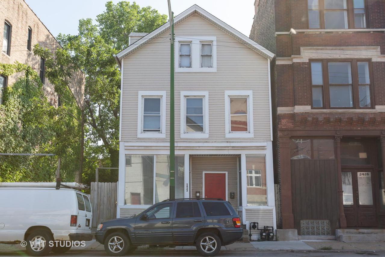 2422 N Clybourn Ave., Chicago, IL 60614