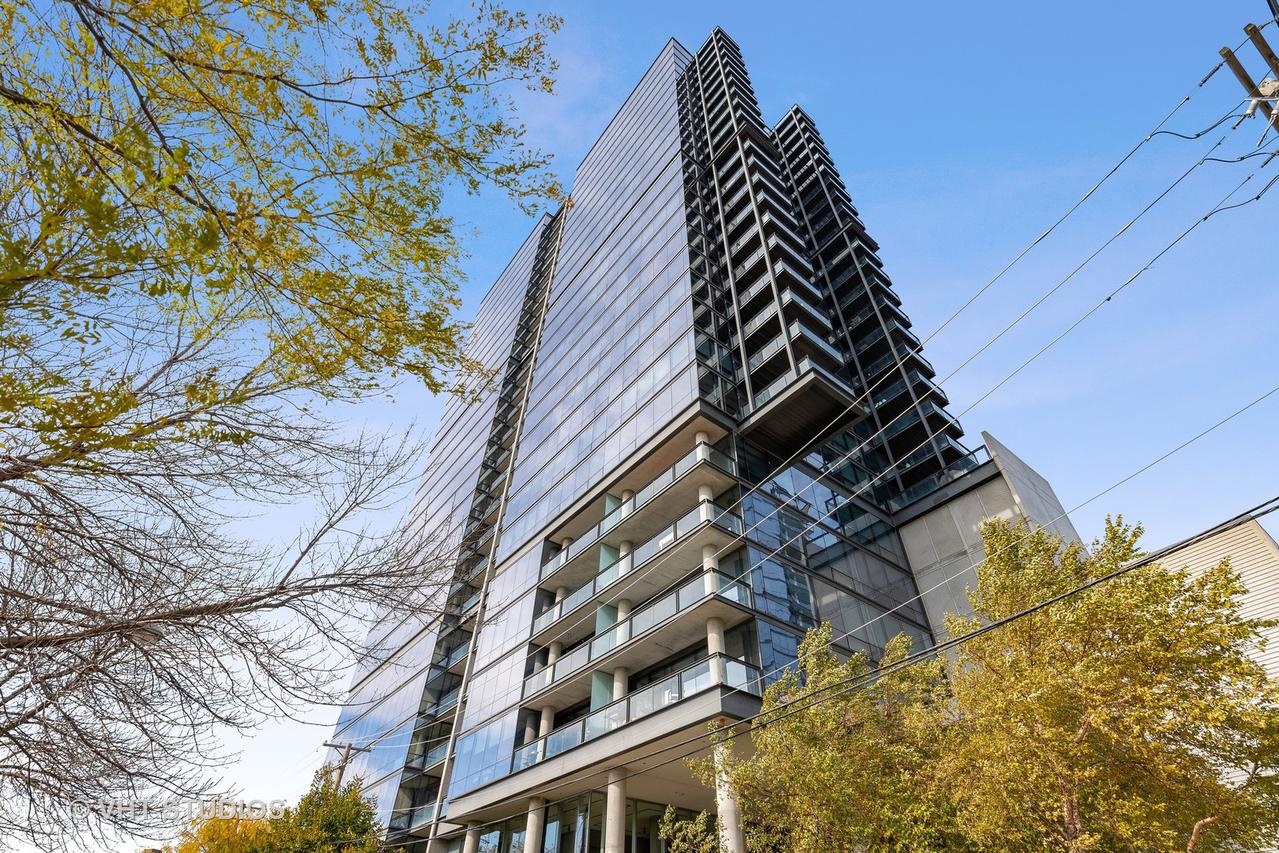 860 W Blackhawk St. #702, Chicago, IL 60642