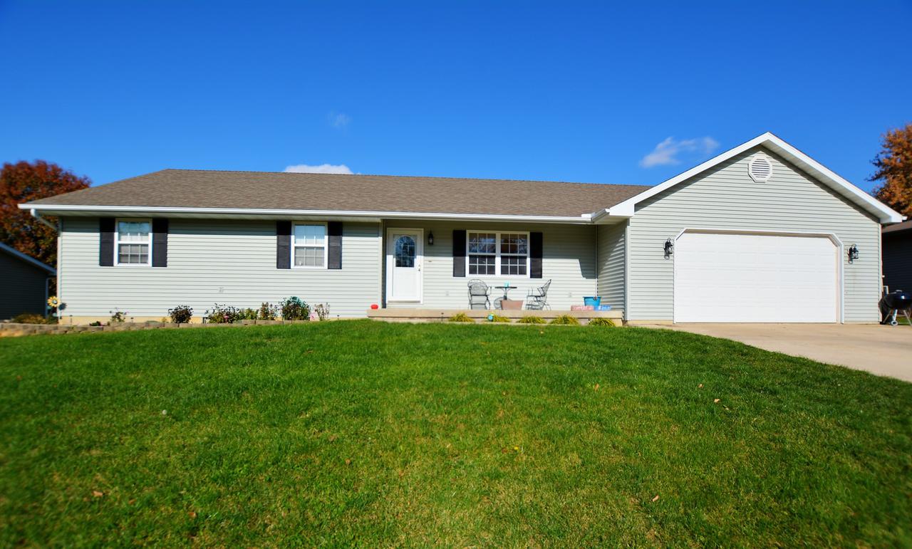 23 Kirkwood Dr., Clinton, IL 61727