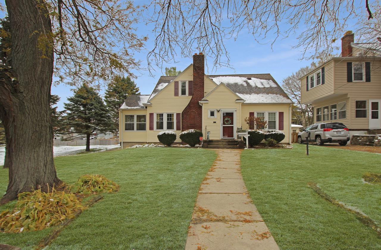1203 S Seeley Ave., Freeport, IL 61032