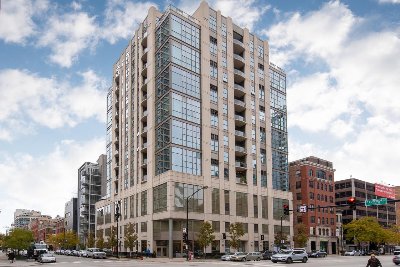 150 W Superior St. #705, Chicago, IL 60654