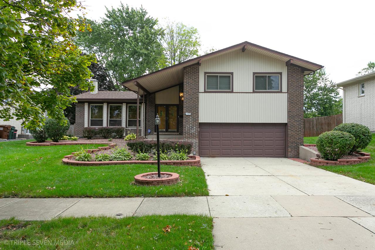 15409 Orchard Ln., Oak Forest, IL 60452