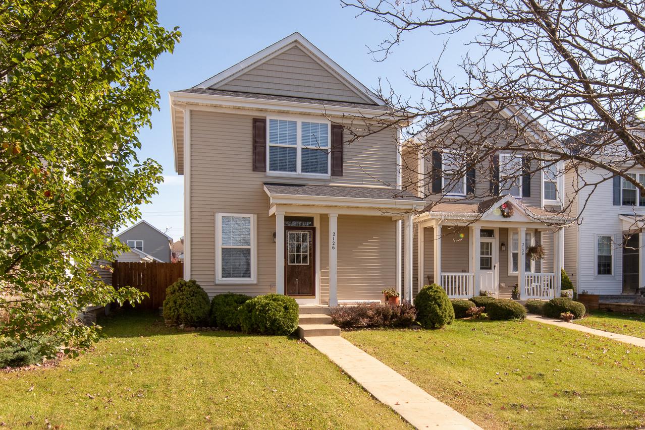 2126 Middlebury Dr., Aurora, IL 60503