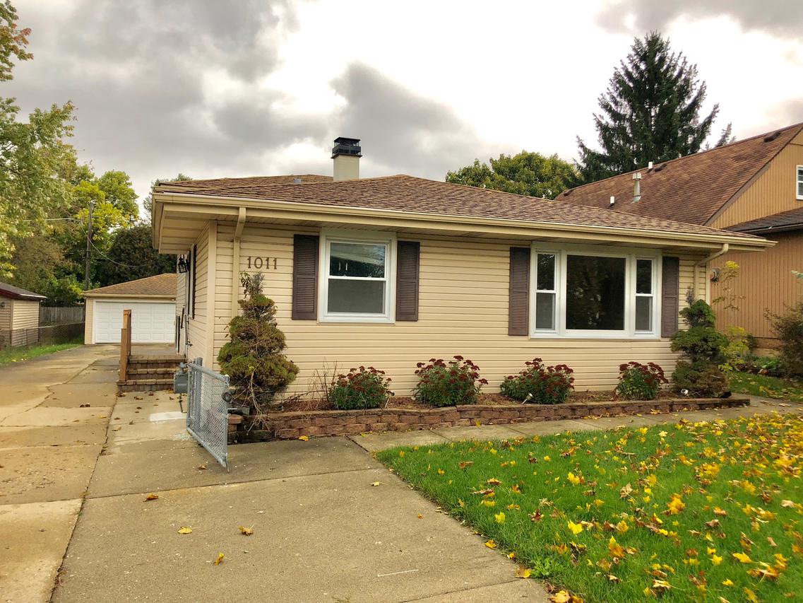 1011 E Liberty St., Wauconda, IL 60084