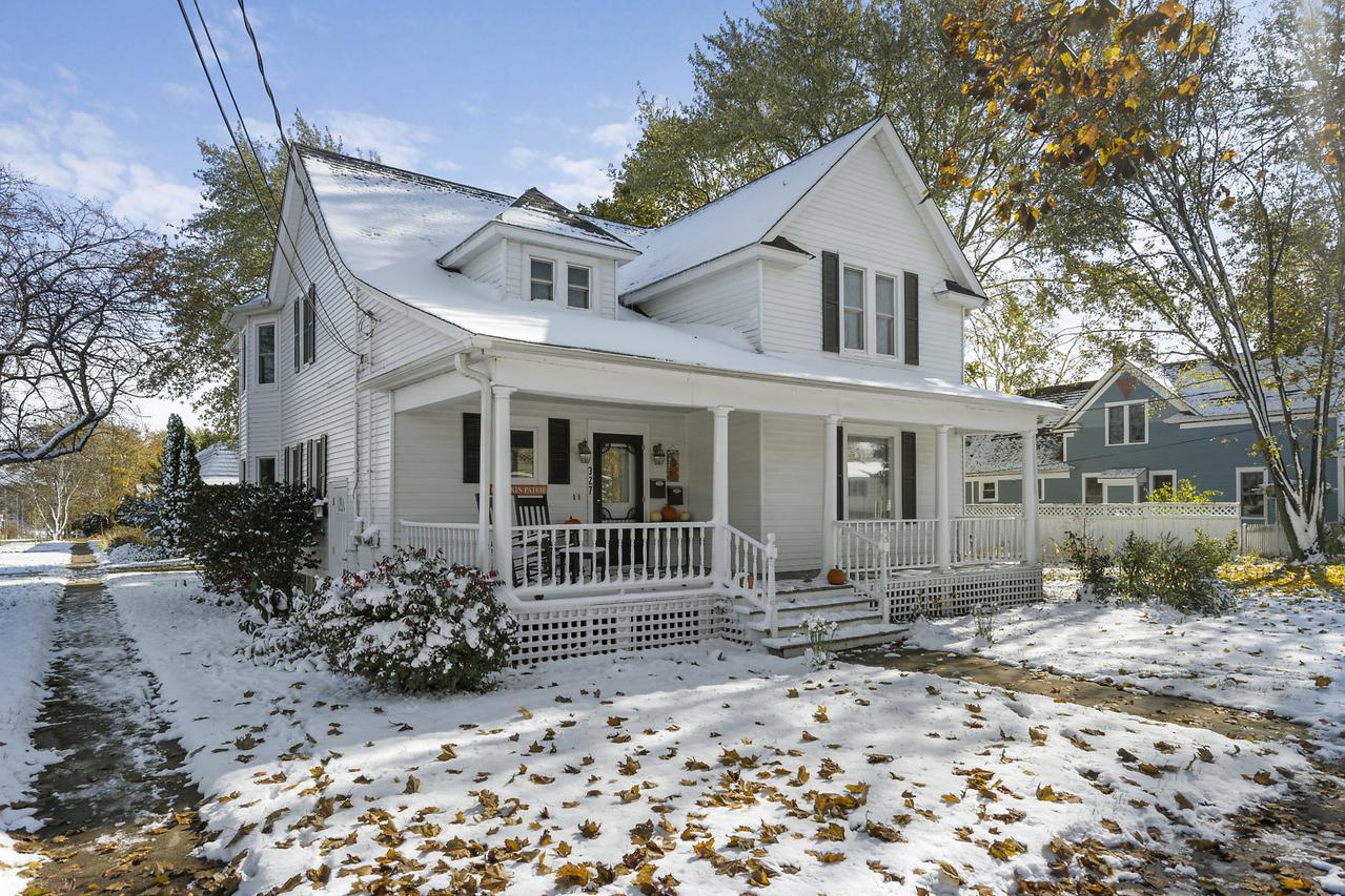 327 N 4th St., Geneva, IL 60134