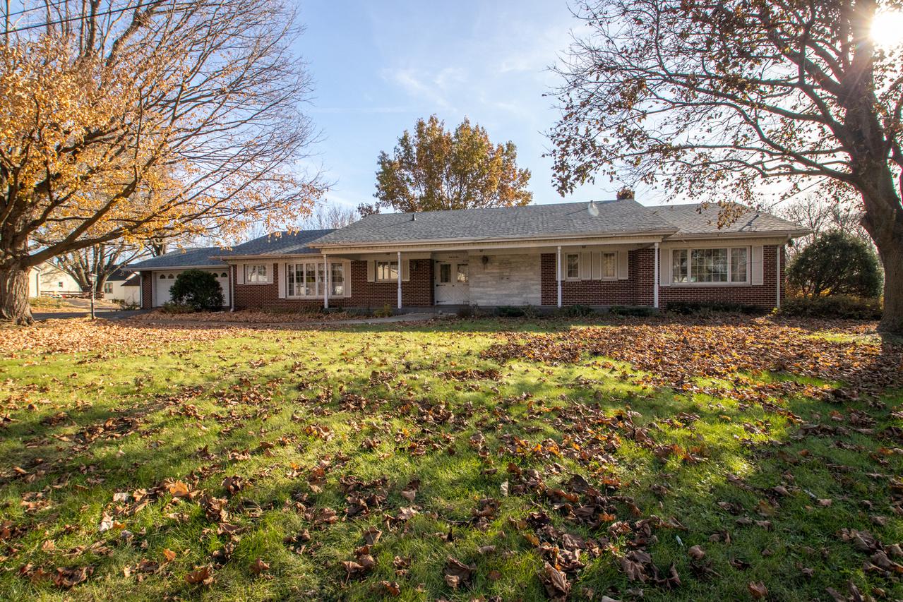 2111 Sandy Hollow Rd., Rockford, IL 61109