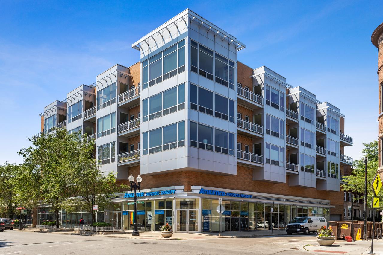 3920 N Sheridan Rd. #403, Chicago, IL 60613