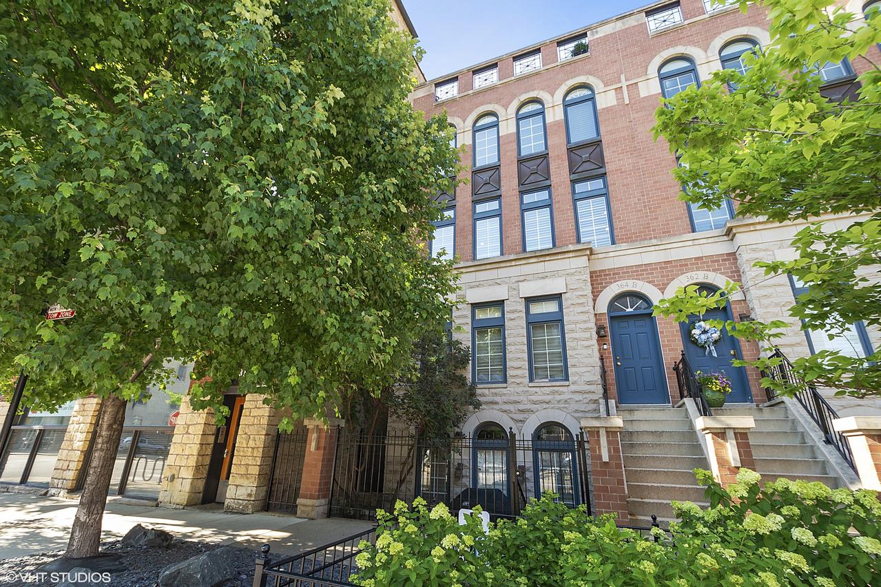 364 W Huron St. #B, Chicago, IL 60654