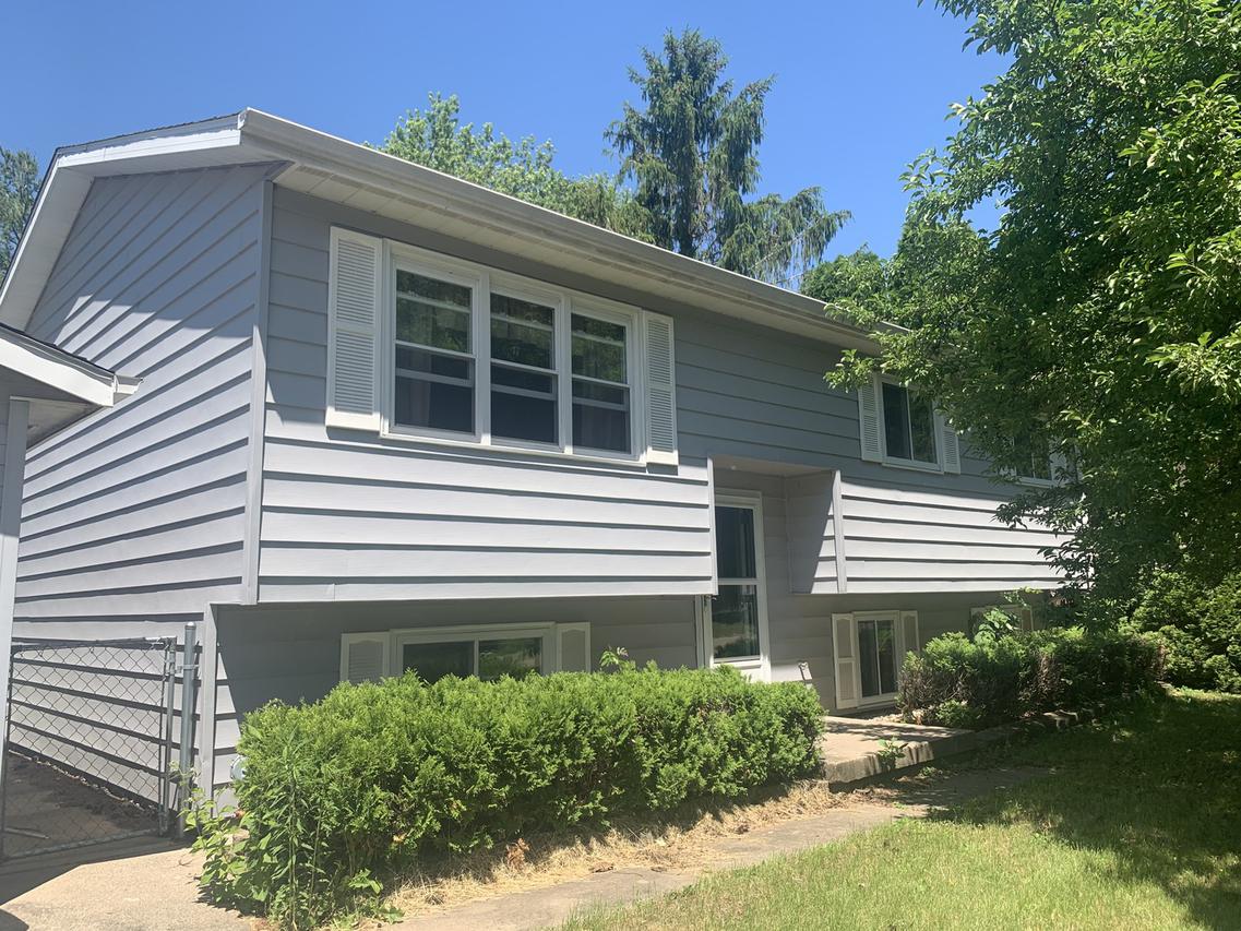 140 S Prospect Ave., Amboy, IL 61310