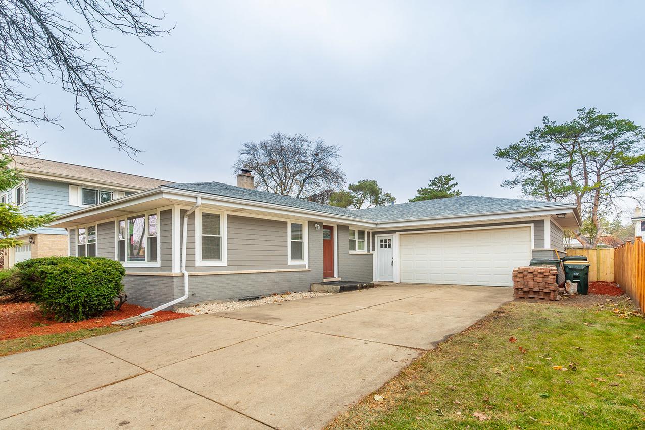 1341 Parkside Dr., Park Ridge, IL 60068