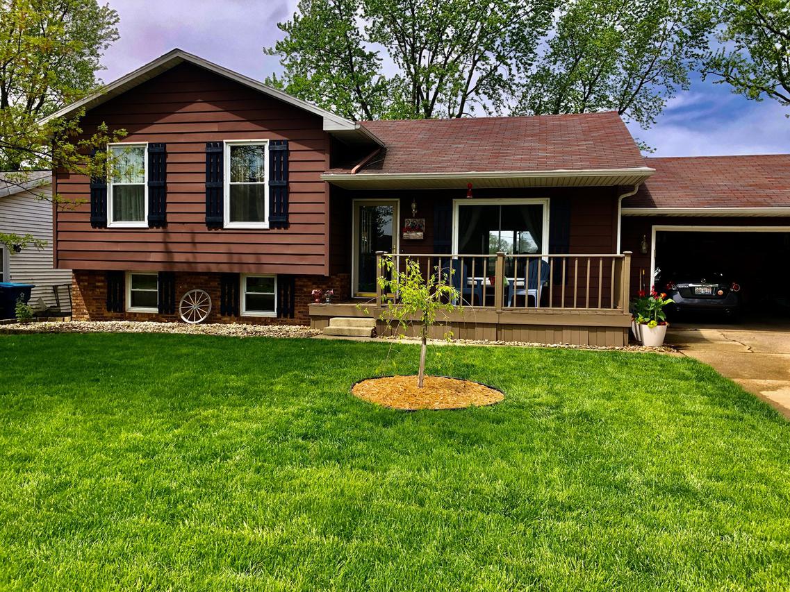 208 S John St., Thomasboro, IL 61878