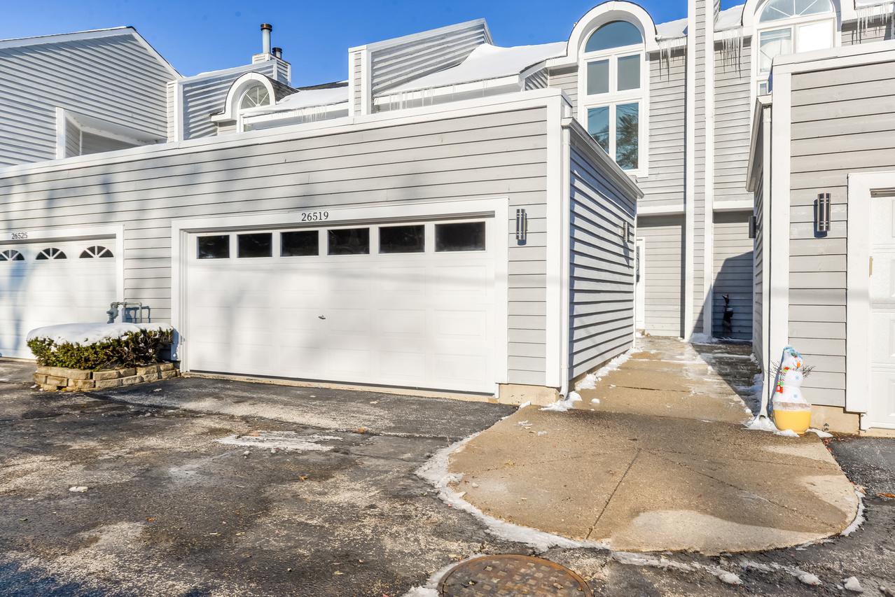 26519 N Route 83, Mundelein, IL 60060