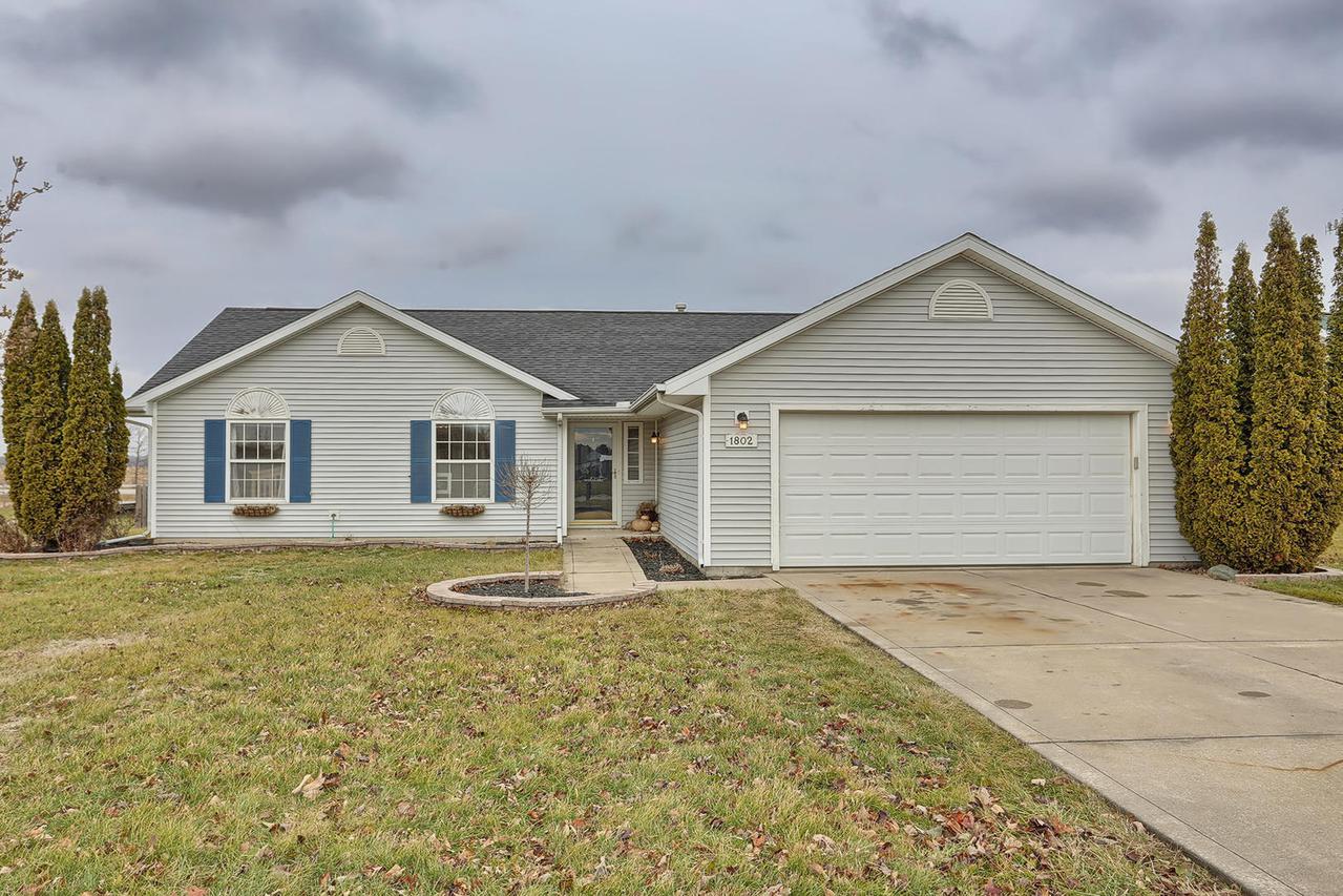 1802 Magnolia Dr., St. Joseph, IL 61873