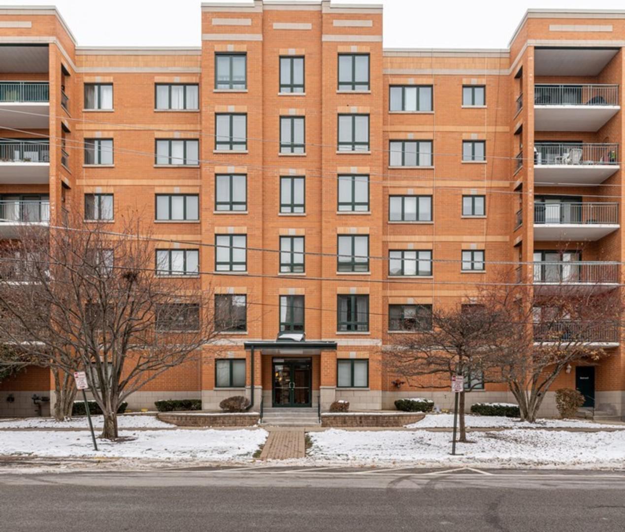 1636 Ashland Ave. #204, Des Plaines, IL 60016