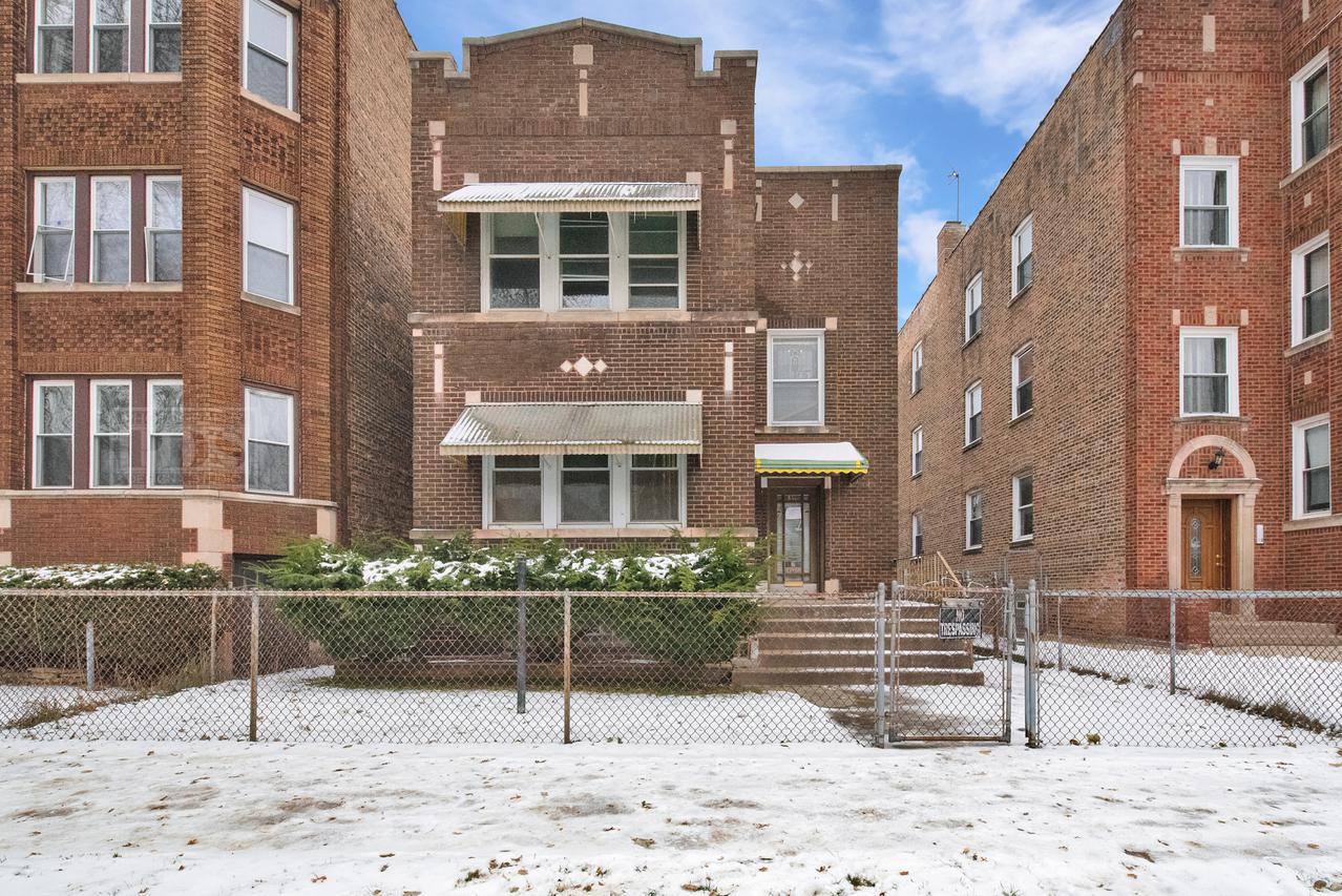 8011 S Escanaba Ave., Chicago, IL 60617