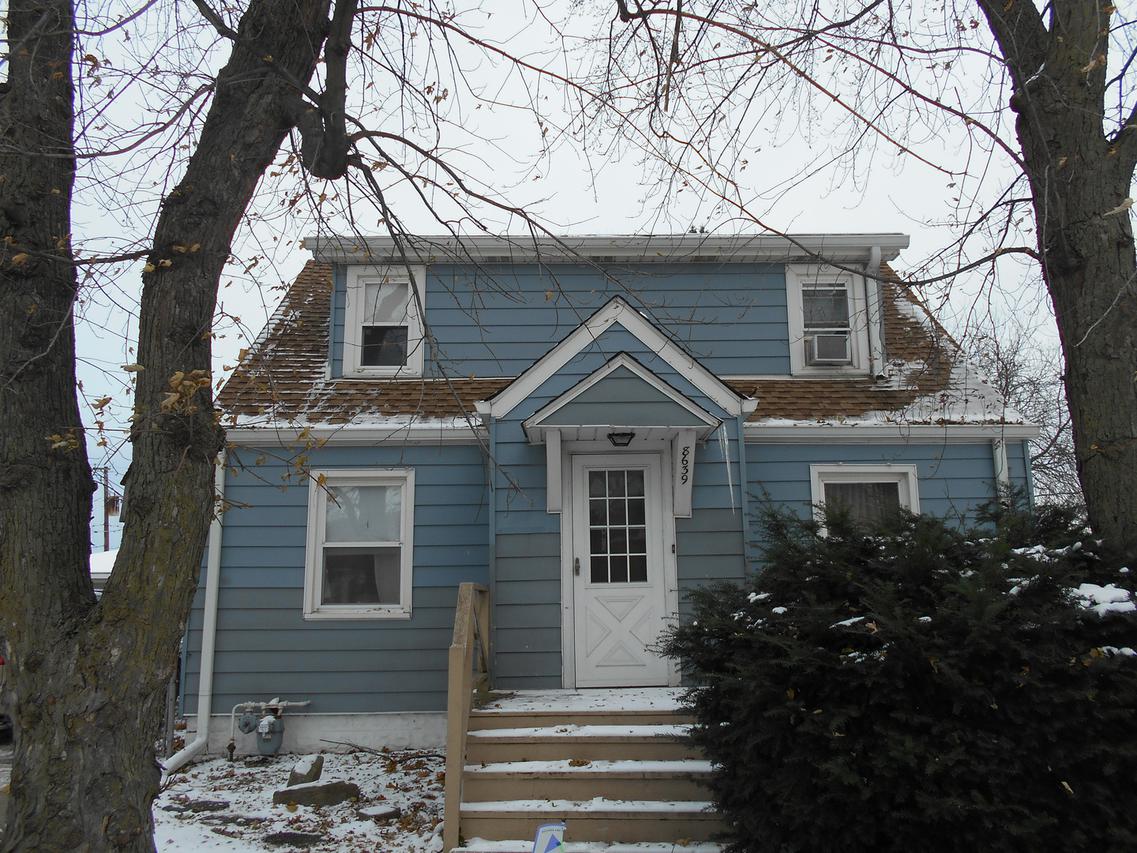 8639 Normandy Ave., Burbank, IL 60459