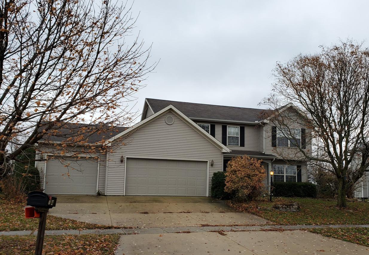 704 Heather Dr., Mahomet, IL 61853