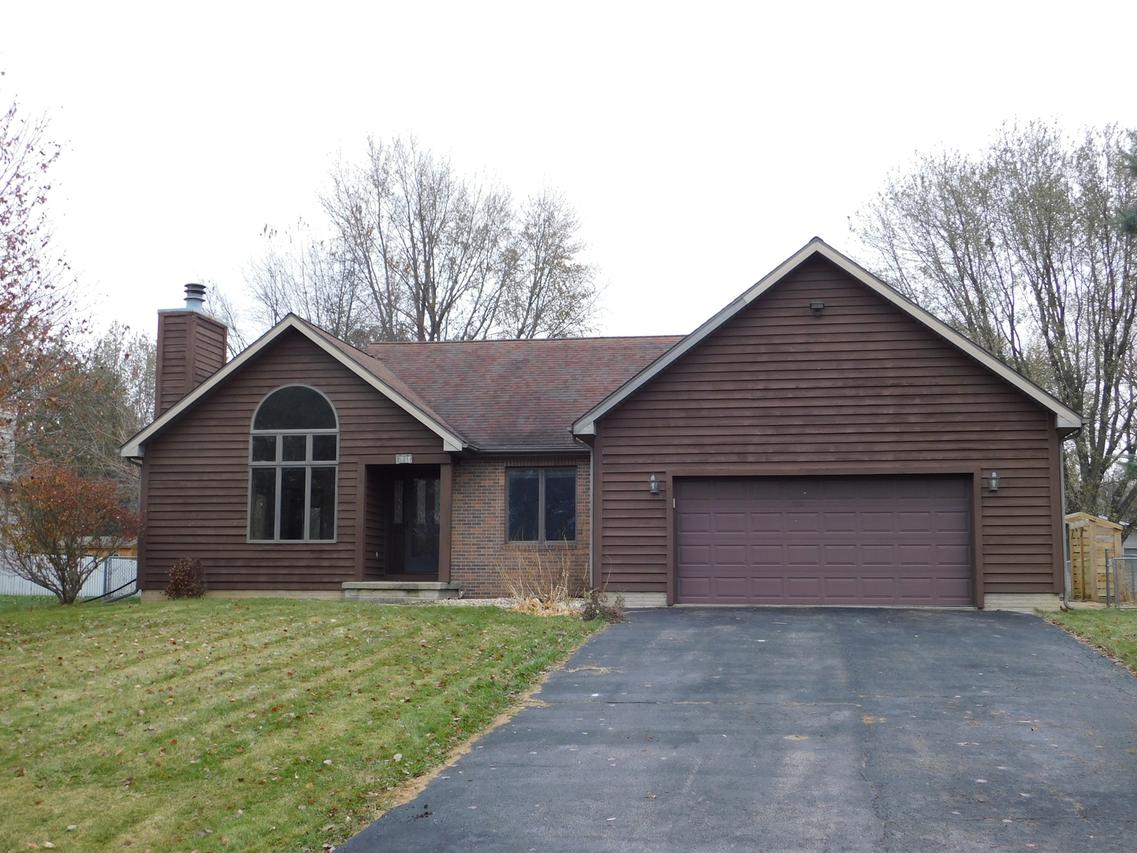 1804 Glyn Dr., Lake Holiday, IL 60548