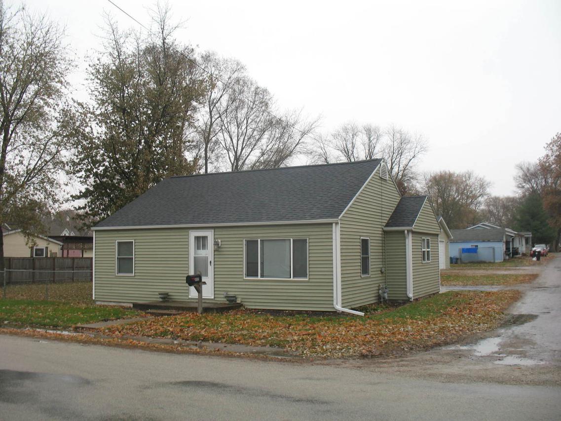 802 N Elizabath St., Clinton, IL 61727