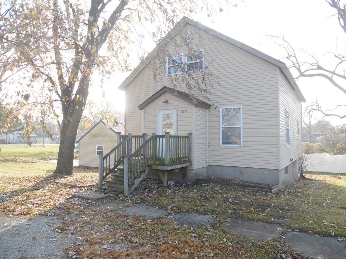 120 W Scott St., Seneca, IL 61360