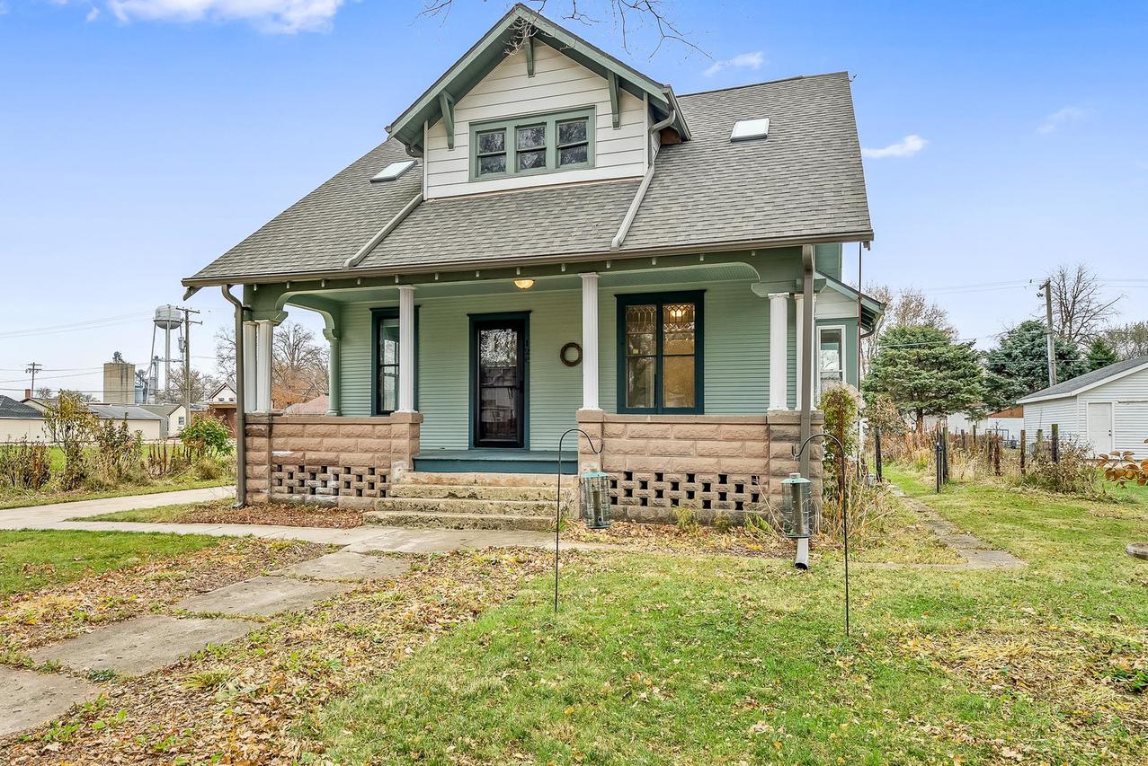 128 Spring Street, Franklin Grove, IL 61031
