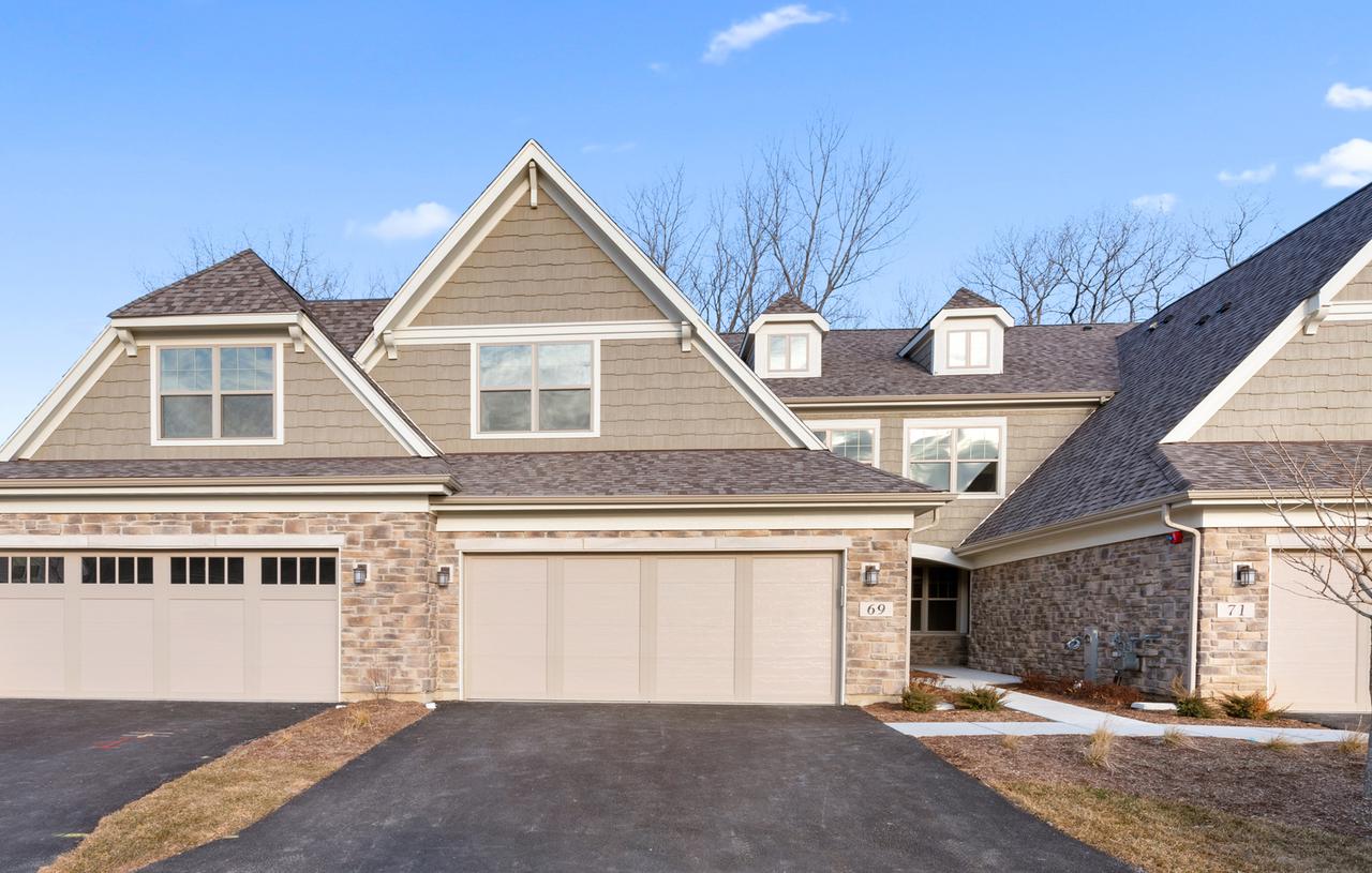 69 Woodland Tr. #24, Lincolnshire, IL 60069