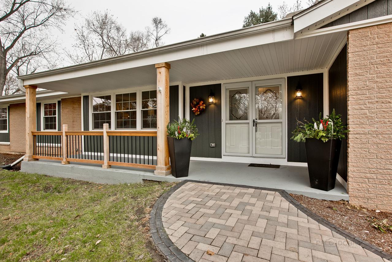 834 Winmoor Dr., Sleepy Hollow, IL 60118