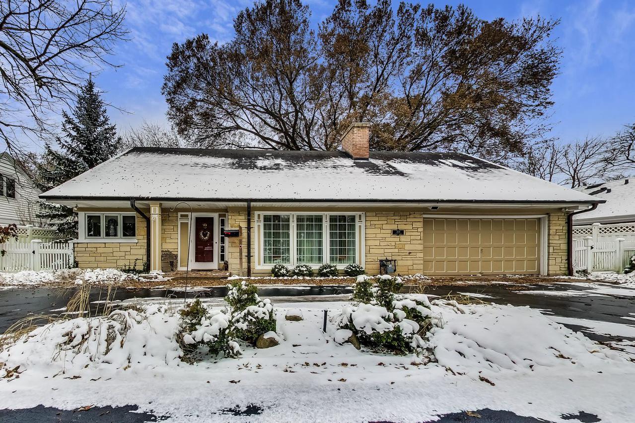 3131 Illinois Rd., Wilmette, IL 60091