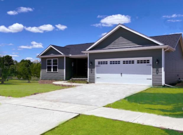 222 Red Bud Dr., Mahomet, IL 61853