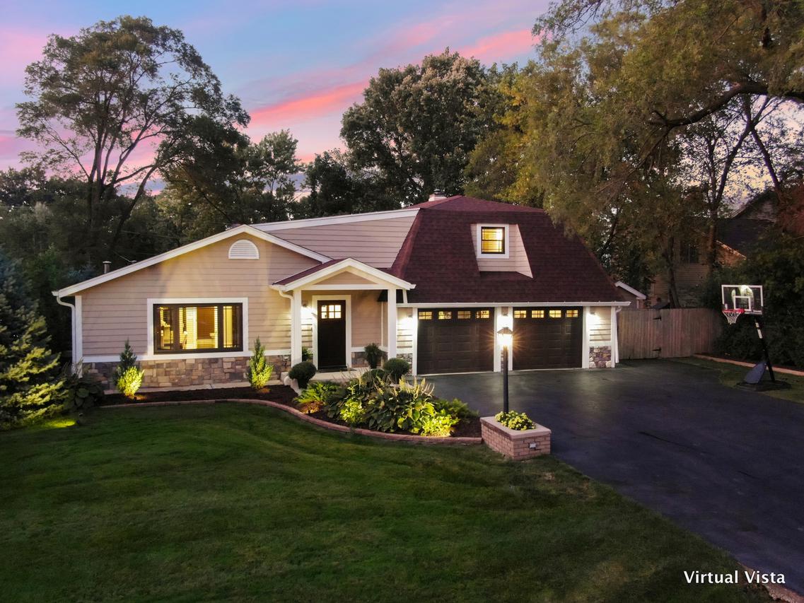 17w364 Red Oak Ave., Addison, IL 60101