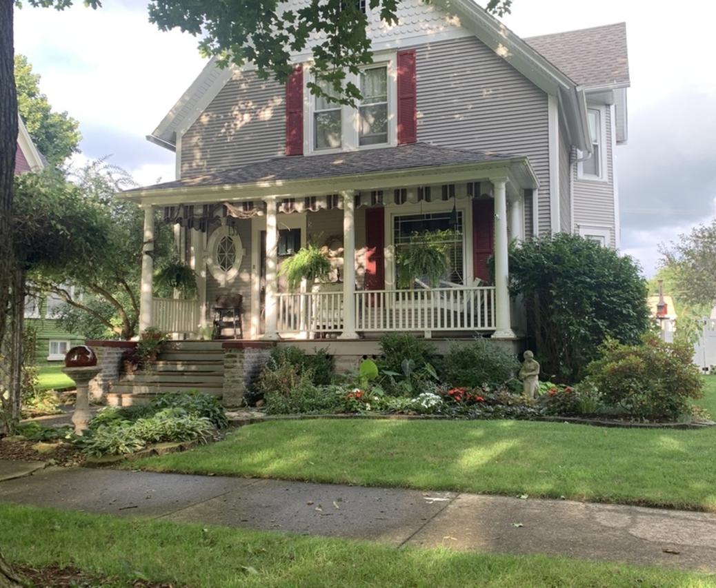 206 N Pine St., Momence, IL 60954