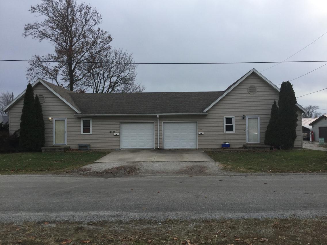 305 W 2nd St., Arthur, IL 61911