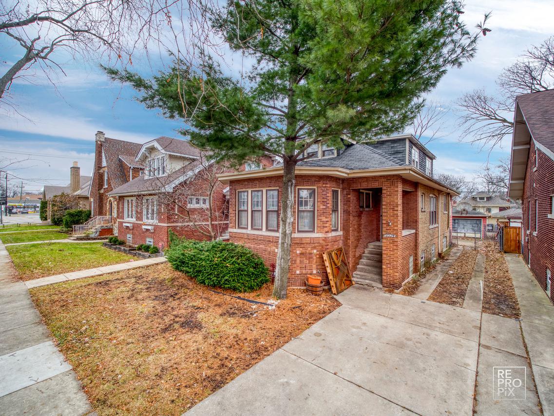9529 S Leavitt St., Chicago, IL 60643