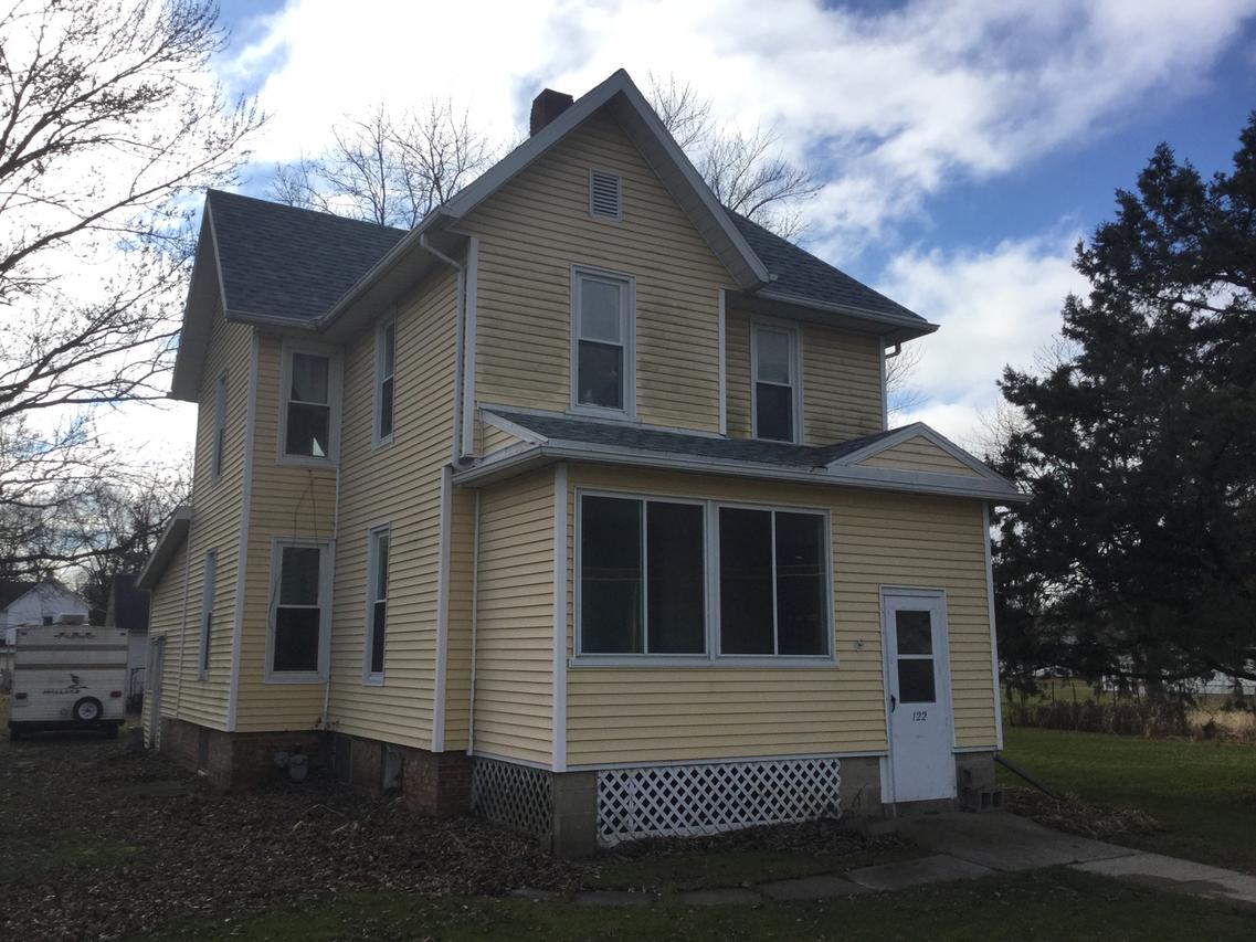 122 W Peoria St., Piper City, IL 60959