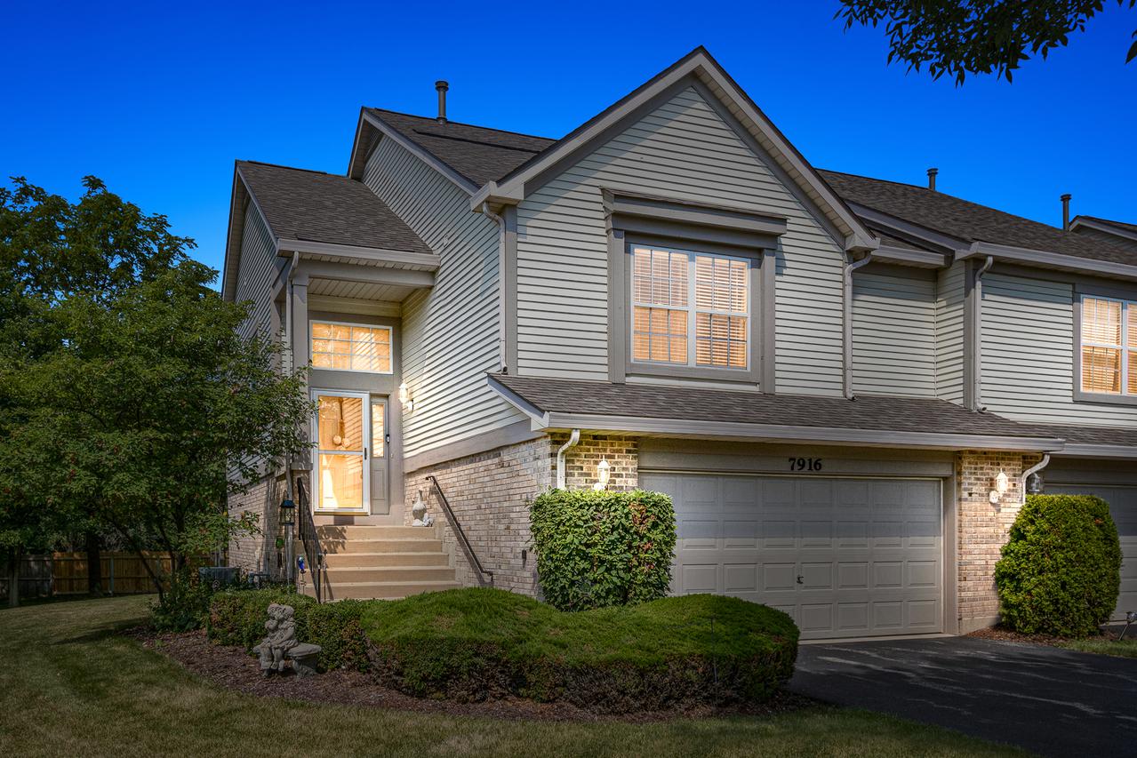 7916 Hedgewood Dr., Darien, IL 60561