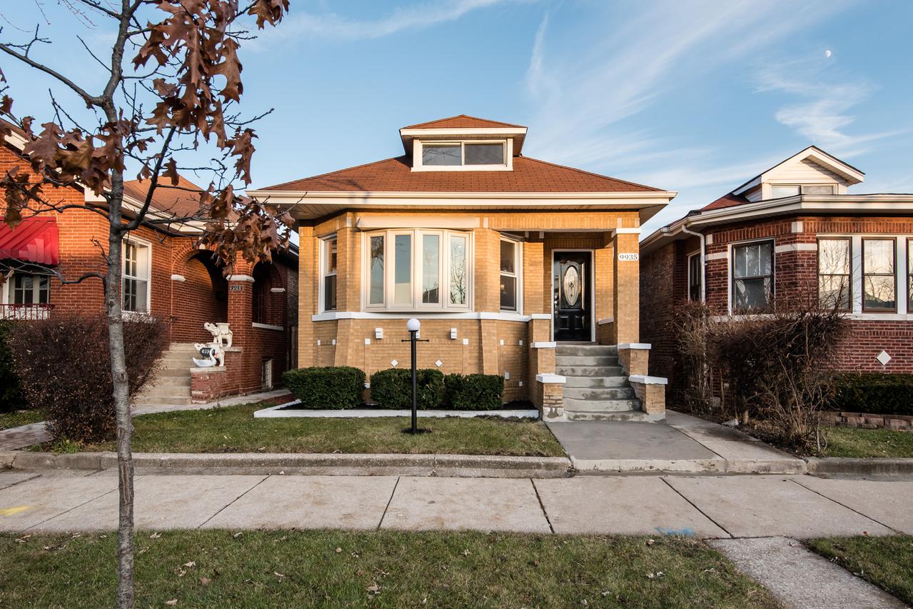 9935 S Peoria St., Chicago, IL 60643