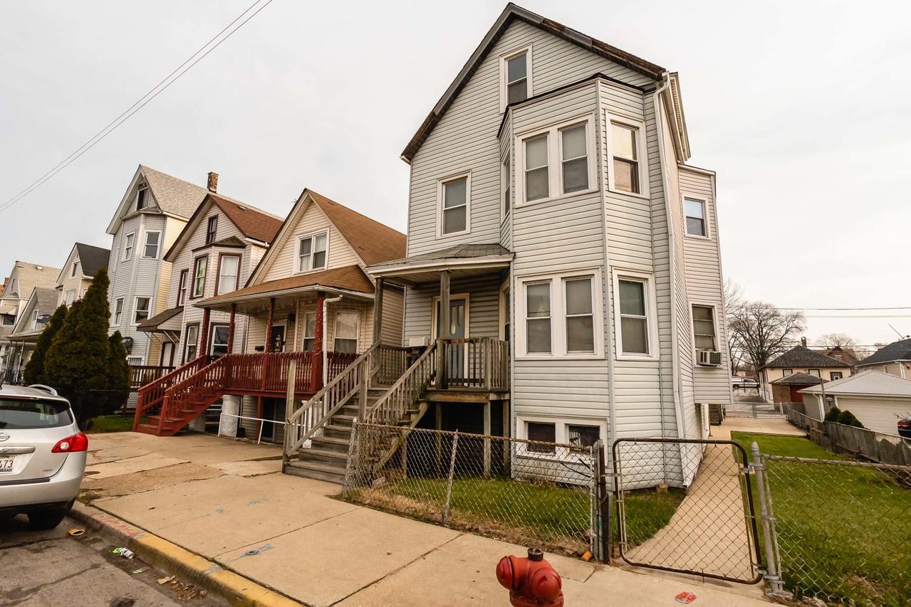 9729 S Avenue L, Chicago, IL 60617