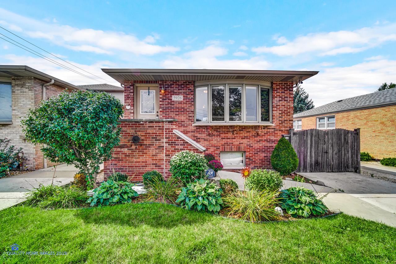 5926 S Austin Ave., Chicago, IL 60638