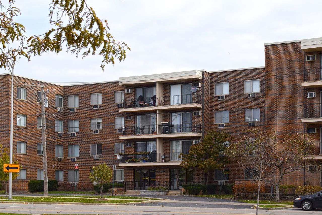9445 Kenton Ave. #406, Skokie, IL 60076