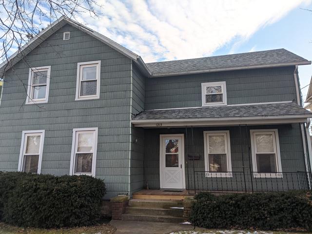 1213 S Oak St., Freeport, IL 61032