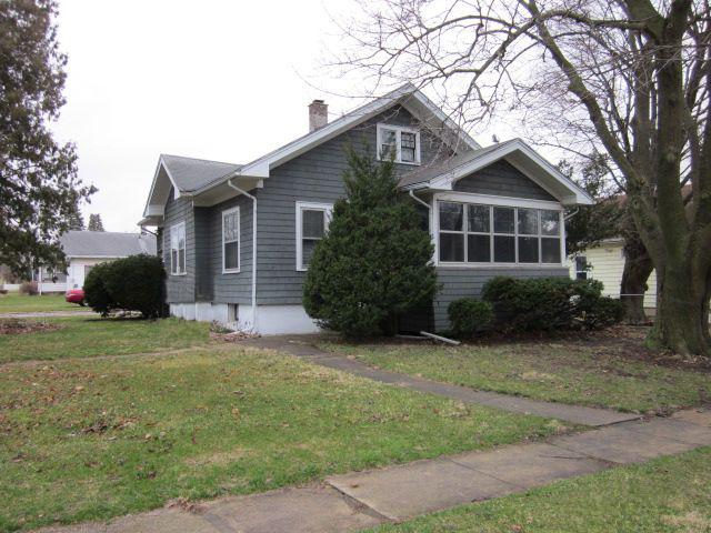 658 W Chestnut St., Freeport, IL 61032