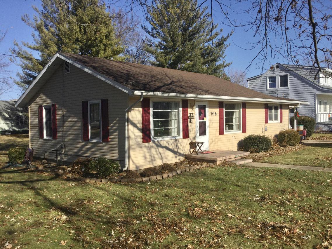 706 E Washington St., Arthur, IL 61911