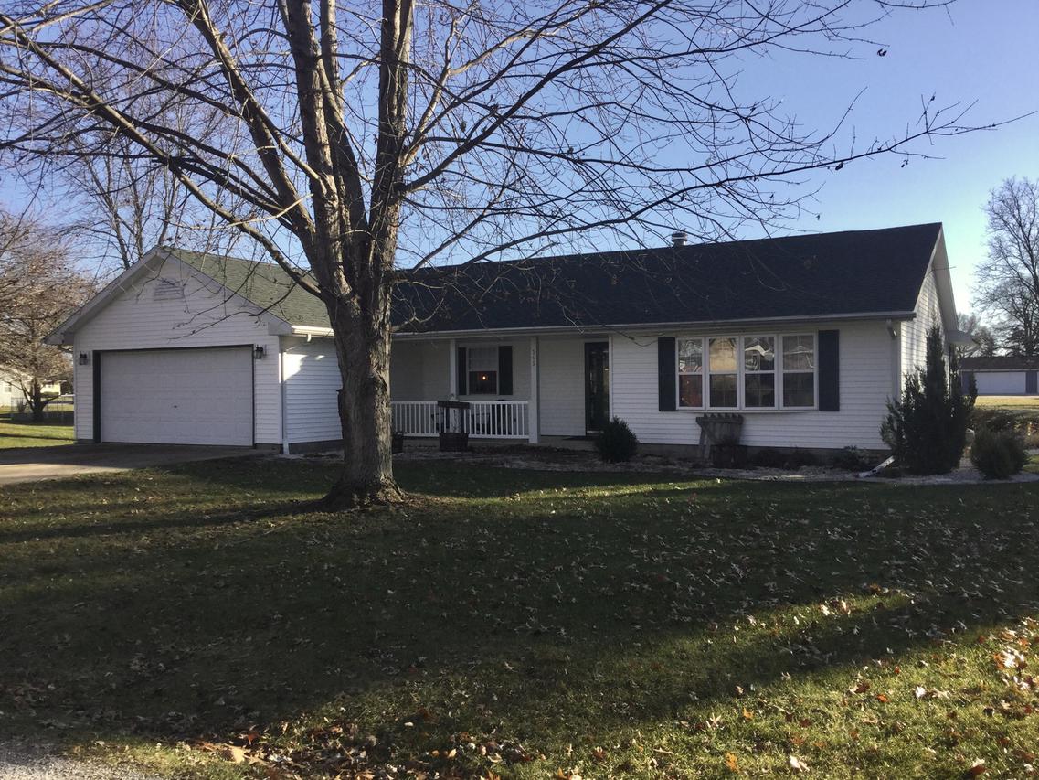 195 E Ash St., Atwood, IL 61913
